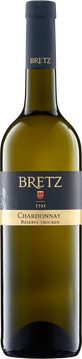 Dieser Wein besitzt einen ausdruckvollen Charakter mit feinfruchtigen Aromen von Melonen, Pfirsichen und exotischen Früchten. Er präsentiert sich ausgesprochen gehaltvoll, fruchtig und weich. Es ist ein Tropfen mit enormer Intensität und guter Nachhaltigkeit.