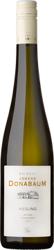Das Traubengut für diesen Wein stammt aus
unseren steilen Rieslinglagen des Spitzer Grabens. Die Böden sind durch Verwitterung des Gesteins entstanden. Vorherrschend ist Pegmatitgneis und Kalksilikatgneis.