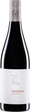 eine Würze und saftigem Tannin, kräftiger Stil mit
elegantem Abgang. Blaufränkisch bringt Würzigkeit
und Zweigelt Saftigkeit und Fülle-St. Laurent rundet
das Ganze mit seiner Würze ab.
