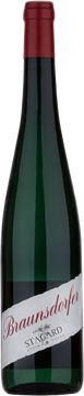 Subtile Kräuter und animierende Steinobstaromen, lebendig, kühl und klar. Riesling pur, aus einer der steinigsten und steilsten Lagen des Kremstals. Die kargen Bedingungen setzen die alten Stöcke auf ihre Art um.

Lage & Ausbau
Südwest ausgerichtete Terrassen, Gföhler Gneis & Schiefer, umrandet von einer Mauer wie ein Clos im Burgund

Maischestandzeit: 36 Std
Spontan vergoren

Alter der Reben
30-40 Jahre