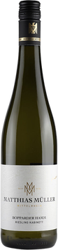 Bopparder Hamm Riesling Kabinett fruchtsüß

Die früh gelesenen Rieslingtrauben aus dem Bopparder Hamm sind mit dem Prädikat „Kabinett“ bezeichnet – etwas weltweit Einzigartiges für Deutschland. Dieser zarte Riesling mit wenig Alkohol kommt grazil und ausgewogen daher. Dabei zeigt er große Aromenintensität, charmante Restsüße und unglaubliche Frische. Die unbekümmerte, leichte Art des Rieslings.

Im Duft vereinen sich der Duft von tropischen Früchten mit der feinen Schieferwürze, im Geschmack erfrischend, lebhaft mit angenehmer Säure.