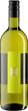 Charakteristisch für unseren trendigen Sauvignon Blanc ist sein intensives Holunderblütenaroma in der Nase. Auf dem Gaumen erfrischt eine knackige Säure im Einklang mit einem abgerundeten, schönen Schmelz. Verführerische Aromen von Passionsfrucht und Cassis verleihen die nötige Exotik. 
Ein Muss für jeden Weinkenner.