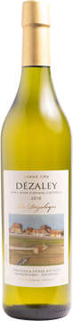 Dieser Dézaley blanc barrique wurde 18 Monate im Schweizer Eichenfass gelagert, was ihm zusätzlich zu den feinen und komplexen Aromen wie Lindenblüten und mineralischen Feuersteinnoten Röstaromen und einen Touch Vanille verleiht.