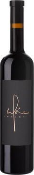 Assemblage aus Cabernet Sauvignon, Merlot de Geneve und Cabernet Franc.
Die Komposition der Rebsorten erfolgt nach getrenntem Ausbau 
in Barriques