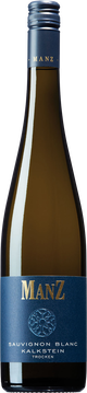 Gewachsen auf tiefgründingen Kalksteinböden. Diese prägen
unseren Sauvignon Blanc mit einer wunderbaren Frucht nach
Cassis, Stachelbeeren und Holunder. Mineralisches Spiel am
Gaumen.