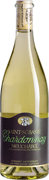 Weinbeschreibung: Chardonnay
Gelb-grünliche Robe. Das Bouquet dieses Chardonnays ist komplex, mit einer exotischen Nuance und enthüllt Noten von Mangos und weißen Pfirsichen. Im Gaumen wird dieser mit intensiven Aromen beschenkte Wein, von einer schönen Struktur unterstützt und behält seine ganze Frische. Ein angenehmer, charmanter Wein mit Körper und Fülle. Lang anhaltender Abgang.

Ausbau
Entbeert, gefolgt von leichtem Pressen, wird der Most gekühlt und ausgeklärt. Die natürlichen Hefen verwandeln den Most in Wein, gefolgt vom Ausbau im Stahltank.

Passt zu
Dieser Wein wird als Aperitif genossen und passt zu Seefisch, Schalentieren und weißem Fleisch.