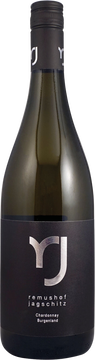 Chardonnay mit grüngelblichen Farbtönen und frisch-fruchtigen Zitrusnoten. Ein kraftvoller Wein mit komplexen Aromen am Gaumen. Geschmeidig, cremig und harmonisch. 
Die enorme Vollmundigkeit und das exzellente Bukett adeln diesen Wein zu einem internationalen Spitzenprodukt!