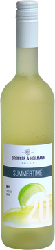 Ein frischer und vollmundiger Sommerwein mit expressiver, blumiger Note, erinnernd an Holunderblüten. Die Pfirsich- und Stachelbeernoten am Gaumen runden den Trinkgenuss ab. Ausgewogenes Süße-Säureverhältnis.