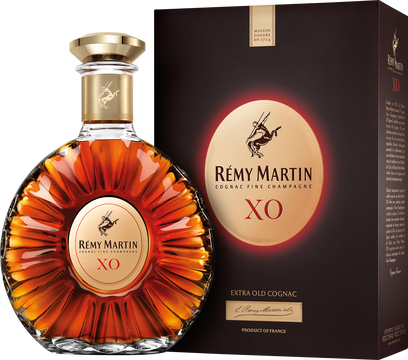 Rémy Martin verwendet für 100% seiner Cognacs ausschließlich Grande-Champagne- und Petite-Champagne-Reben. Das Haus erzeugt 80% des gesamten Fine Champagne Cognac aus der Cognac-Region.
«Der X.O. par excellence». Rémy Martin X.O.  ist der perfekte Genuss für jene, die das Beste erwarten. X.O.  erscheint kristallklar mit einer natürlich hellen Anmutung von Mahagoni. Einzigartig samtig und mit einer Explosion der Aromen hat der X.O. einen Abgang von mehr als 15 Minuten.
Die Reifezeit von bis zu 37 Jahren und die Verwendung von bis zu 400 verschiedenen Eaux-de-vie verleihen ihm einzigartigen Reichtum an Aromen wie Jasmin, Iris, reifen Feigen, frisch gemahlenem Zimt und kandierter Orangen. Rémy Martin X.O. - ein Cognac mit unvergleichlicher Komplexität - samtig und weich. Die Herkunft: 85% Grande Champagne und 15% Petite Champagne.