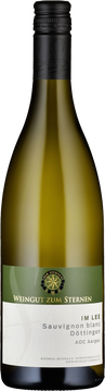 Strahlendes Strohgelb. Der Duft ist 			faszinierend mit typischen, vielfältigen Sauvignon blanc Aromen nach Cassis,			Holunderblüten, Brennessel, Zitrus,			Steinobst und viel Kühle im Hintergrund.	Ein grandioses Duftspiel mit viel Intensität		und Tiefgang. Die rassige Säure stützt den kraftvollen, strukturierten Körper und wirkt vibrierend und belebend. Im Abgang folgt mit der kühlen Mineralität eine weitere Dimension. Ein fantastischer		Sauvignon blanc, er immer wieder von	neuem begeistert.