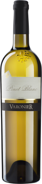 Der Pinot blanc, ein Weissburgunder, ist eine alte Rebsorte und wird seit dem 14. Jahrhundert angebaut. Er ist diffizil im Anbau und bedarf feinfühliger Bearbeitung. Auf fruchtbaren sowie kalkhaltigen Böden fühlt er sich wohl. Die Traube ist sehr hellfarbig und ergibt einen filigranen, eleganten, äusserst fruchtigen Wein. Im Burgund wird er praktisch nicht mehr angebaut, in der Schweiz, in Deutschland und in Italien aber nach wie vor hoch geschätzt.