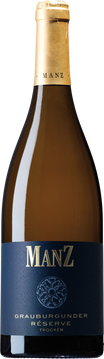 Unser Spitzen Grauburgunder vom tiefgründigen Kalk. Intensive Aromen von gelbem Apfel und reifer Birne. Unterstützt wird dies von einer feinen Holzwürze, einer sehr guten Mineralik, einer geschliffenen Säure, die dem Wein eine tolle Balance aus Länge und Eleganz verleihen.