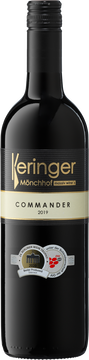 dunkles Rubinrot mit schwarzem Kern; intensive Beerenfrucht nach dunklen Kirschen und Brombeeren, am Gaumen schokoladig mit zarten Grafitnoten; milde Säure mit feingliedrigem Fruchtextrakt; kräftiger Körper beschert wohlig, wärmenden Abgang