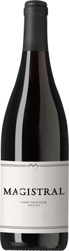 Marmeladige, dunkle Beeren, reifes Steinobst, Würzigkeit, wenig Holz und feines Tannin. Gehaltvolle Frische und wunderschön dichte Balance. Tiefe und vielschichtige Aromatik. Anhaltende Fruchtsüsse im langen Nachhall.