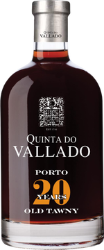 Quinta do Vallado wurde 1716 gegründet und ist eines der ältesten und berühmtesten Anwesen im Douro-Tal.

Es liegt am Ufer des Corgo, einem Nebenfluss des Douro, direkt an seiner Mündung und in der Nähe der Stadt Peso da Régua.

Es gehörte der legendären Dona Antónia Adelaide Ferreira und ist bis heute in den Händen ihrer Nachkommen.

Aroma : Reichhaltiges Aroma bestehend aus Rauch und Noten von Trockenfrüchten und Zigarre.

Geschmack : Am Gaumen sehr rund, seidig und süß. Sehr cool.

Service : Muss zwischen 15ºC und 17ºC serviert werden, erfordert kein Dekantieren. Passt zu Hartkäse, Vorspeisen oder Gebäck.