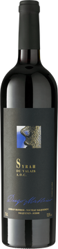 DEGUSTATIONSBEFUND VON DIEGO MATHIER
Mein Syrah erzeugt einen kräftigen, sehr farbintensiven Wein.
Jung getrunken, ist er herb und wild. Im Verlaufe der Jahre
entwickelt er würzige Duftnoten von Veilchen und Reseda, die
sich mit der Zeit in Pfeffer- und Wildaromen verwandeln. Auf
dem Höhepunkt seiner Reife entwickelt er einen
harmonischen Geschmack, der an vollständige Perfektion
grenzt.