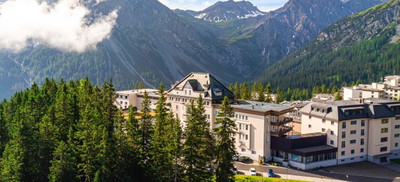 7050 – Alpine Signature Dining