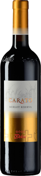 Der Carato Riserva wird aus den besten Auslesen von über 40 Jahre alten Merlot-Trauben hergestellt. Die Trauben werden in den Weinbergen der Locarneser Hügel angebaut, wo sie von der besten Sonneneinstrahlung am Tag und der kühlen Brise in der Nacht profitieren und die besten Bedingungen für eine perfekte Reifung genießen. Der Carato Riserva ruht für etwa zwei Jahre in neuen Barriques aus französischer Eiche, auf Italienisch "Carati" genannt. Ein Wein von großer Struktur, der das Terroir, das ihn hervorgebracht hat, voll widerspiegelt, von intensivem und würzigem Charakter, von großer aromatischer Finesse und Eleganz.

Intensive rubinrote Farbe mit violetten Reflexen, tief, süß, erinnert im ersten Moment an Cassis und Brombeeren, dann an Leder, leichten Tabak, Eukalyptus und Teeblätter, balsamisch. Im Mund ist er voll, körnig, lang und anhaltend, gleichzeitig elegant und würzig, mit großer Struktur und geeignet für die Alterung.

Ausgezeichnet zu feinem Fleisch, Filets, Tauben, gegrillten Koteletts und Wild.