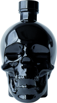 Onyx ist ein einzigartiger neuer Ausdruck von Crystal Head Vodka, der aus erstklassiger blauer Weber-Agave hergestellt und von einer einzigen Farm in Mexiko bezogen wird. Crystal Head Vodka ist für seine Kreativität und sein innovatives Denken bekannt und wird auch weiterhin die Wodka-Industrie verändern.
Crystal Head verwendet nur die hochwertigsten Zutaten, um einzigartige Wodkas der Spitzenklasse herzustellen, die völlig frei von Zusatzstoffen sind. Wir tun dies für all die kreativen Geister, die anders denken - um sie in ihrem kreativen Streben 
zu inspirieren und ihre Kreativität kompromisslos zur Geltung zu bringen. Im Gegensatz zu anderen Wodka-Marken sieht Crystal Head
die Welt anders, ohne Einschränkungen. Wie alle Crystal Head Produkte wird auch Onyx mit reinstem Wasser aus Neufundland, Kanada, gemischt. Dies verleiht dem Endprodukt einen sauberen und halbsüßen Abgang. Um den Werten von Crystal Head treu zu bleiben, enthält Onyx keine Öle, Zucker oder Zusatzstoffe.

TASTING NOTES
Ein frischer, erdig