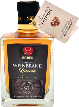 Dieser Weinbrand wurde mehr als 15 Jahre im Limousin-Eichenfass gelagert. Limitierte Auflage. Jede Flasche ist nummeriert.
