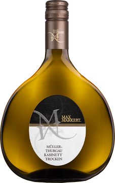 Schon beim ersten Anblick des Weines fällt einem seine leuchtend gelbe Strahlkraft auf. Die Nase erfährt ein exotisches Aromenspiel von feinen gelben und weißen Früchten. Der Wein besticht durch seine Nachhaltigkeit und animierende Art. Die Saftigkeit und das feine Säurespiel zügeln die Wucht des Weines und lassen Ihn trotz seiner Kraft fein und filigran erscheinen.