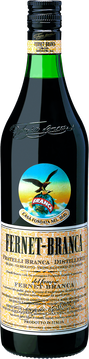 Fernet-Branca ist der weltbekannte Bitter, ein Meisterwerk, aus dem Hause Fratelli Branca. Seit 1845 wird er nach dem gleichnamigen Familienrezept hergestellt. Die Zutaten sind streng geheim - nur so viel weiß man: über 27 ausgesuchte Kräuter, Pflanzen und Gewürze aus allen Teilen der Erde werden zu einem kraftvollen und natürlich würzigen Bitter destilliert. Ein 1-jähriges Finish im Eichenfass verleiht Fernet-Branca seinen unnachahmlich weichen und vollen Charakter. In der Nase kommen die würzigen Noten von Enzian, Myrrhe, Ingwer und Safran zum Vorschein. Im Geschmack entwickelt sich der würzig-bittere Ton hin zu vollmundigen Aromen und gelangt schließlich zu einem tanninbetonten Nachgeschmack. Rund um den Globus hat der kultige Bitter seine Anhänger und wird vorzugsweise klassisch pur, auf Eis oder als Basis für Cocktails und Longdrinks genossen.