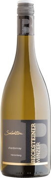 Ein gehaltvoller Chardonnay mit viel Struktur und langem Abgang gepaart mit intensivsten Rosinenaromen.