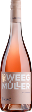 Fruchtig mit feinen Aromen von Erdbeere und roten Beerenfrüchten, milder harmonischer Abgang