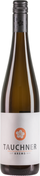 Filigran, präzise, hauchzarte Bodentöne, Zitrus, Limettenzesten, elegant; virlschichtig auch im Geschmack, angenehme Säure, nie langweilig oder üppig, mineralisch, geht mit Zitrus und knackigem Steinobst ab.