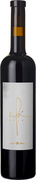 Tauchen Sie ein in das Herz eines wertvollen Know-hows.
Entdecken Sie diesen herrlichen Syrah mit seiner dunklen, intensiven Farbe, der in Eichenfässern ausgebaut wurde. Am Gaumen fühlt er sich weich und frisch an, mit Aromen von schwarzen Früchten und Gewürzen, wobei der Pfeffer dominiert. Die moderate Struktur mit seidigen Tanninen bestätigt der feine und ausgewogene Charakter dieses Nektars. 
Für einen lang andauernden Genuss