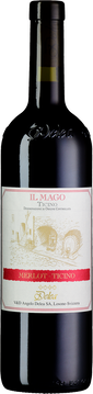 Der MAGO: der im Tessin hergestellte "IL MAGO" wird aus sorgfältig ausgewählten Merlot-Trauben gekeltert. Alkoholische Gärung in Edelstahl bei kontrollierter Temperatur und Reifung in neuen 225-Liter-Barriques aus französischer Eiche.

Ein grosser Wein von uns, der seit gut fünf Jahren nicht mehr hergestellt wurde. Da wir den Weinberg in Rancate nicht mehr bewirtschaften konnten, fehlte uns das Rohmaterial für die Produktion. Ein Merlot an dem die Erinnerung, Ausdruck von fantastischer Eleganz und Finesse ist, der uns 15 Jahre lang grosse Freude bereitet und in dem sich viele Merlot-Liebhaber unseres Landes verliebt haben.

Hervorragend zu gebratenen und gegrillten Hauptgerichten aus weißem und rotem Fleisch oder zu Wild.
