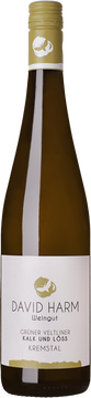 Das vom Löss überlagerte kalkreiche Konglomeratgestein prägt diesen Wein. Von der Urtraisen angeschwemmt, verleiht es diesem Grünen Veltliner Würze und Mineralik. Vollmundig, lebendig und mineralisch.