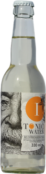 Unser Bio TONIC WATER Classic ist einzigartig im Geschmack und der Gegensatz zu industriellen Produkten. 
Rein handwerklich erfolgt ein wässriger Kräuter und Gewürz-Auszug, als Basis verwenden wir den gelben Enzian aufgrund seiner positiven und natürlichen Bitterstoffe. Die Eigenschaften als Tonikum kommen voll und ganz zur Geltung. Es braucht somit kein Chinin aus technologischen Verfahren. Das Besondere ist auch unsere eigene Abfüll-Anlage womit wir unsere Produkte selber und flexibel herstellen können, somit ist kein Lohnunternehmen notwendig und auch keine langen Wege. 
Den Strom für die gesamte Produktion beziehen wir von der eigenen Photovoltaik Anlage samt Speicher. Wir sind somit unabhängig und nachhaltiger im Gegensatz zu großen industriellen Betrieben.
Wir wollen traditionelles und modernes verbinden - der alte Mann am Etikett symbolisiert für uns das ursprüngliche, handwerkliche und echte – jene Merkmale für welche auch unser TONIC steht!