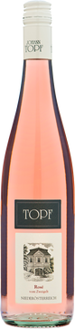 Die Trauben für den Rosé wachsen in der Riede Blicken-weg, deren Böden und Mikroklima beste Voraussetzungen für eine reiche Aromenausbeute bieten. Der nahezu trans-parente Wein bezaubert mit dem frischen Duft nach Wie-senblumen und filigranen Zweigeltaromen am Gaumen. Delikates Tannin und ein leichtes “Britzeln“ begleiten ein langes Finale.