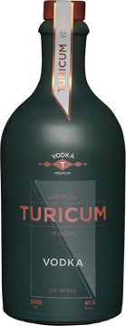 er Turicum Vodka besticht durch seinen Charakter, welchen er durch die Reifung in Turicum Gin Fässern erhält. Mehrfaches destillieren, hochwertiges Getreide und das zugeben von Zürichsee-Quellwasser formen diesen Vodka schlussendlich zu einer echter Persönlichkeit welche man so schnell nicht wieder vergisst.

Einzigartig, aromatisch und mild.
