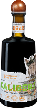 Caliber 1844 ist ein ganz besonderer Gin-Likör aus dem Schwarzwald. Seinen besonderen Charakter verleihen ihm 18 aromatische Beeren und 44 feine Kräuter aus seiner Heimat. Kalt mazeriert in BOAR Gin, dem höchstprämierten Gin der Welt, und für drei Monate ausgebaut in Eichenfässer reift dieser Schwarzwaldlikör zu einem ganz besonderen Format – einem echten Caliber.

Dieser Kräuterlikör verbindet die Anfänge der Brennerei auf unserem Schwarzwaldhof im Jahr 1844 und die aufregenden Geschichten von Kaisern und Königen mit dem hier und jetzt.

Ein Meisterwerk majestätischer Trinkkultur und mit viel Liebe von Hand gemacht.