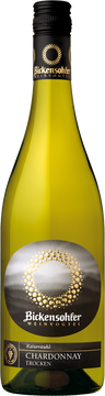 Ein frischer, spritziger Wein mit Duft
nach Melone und Apfel. Weicher Abgang mit angenehmem Schmelz.
Hervorragend zu vielfältigen Fleisch- und Fischgerichten, Meeresfrüchten wie auch zu bunten Salaten und Antipasti.