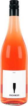 Unser Rosé keltern wir aus qualitativ besten Pinot Noir Trauben. Nach einigen Stunden auf der Maische wird diese gepresst und alkoholisch Vergoren.
Der Rosé besticht durch seine sommerlich rosa und leicht violette Farbe und den typischen frischen Aromen wie Himbeere und Erdbeere. Mit seiner Ausgewogenheit eignet er sich zum sofortigen Genuss und ist eine elegante Bereicherung für jeden Apéro und schönen Sommertag.