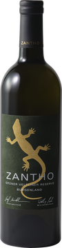 Unsere Grüner Veltliner Reserve zeichnet sich durch ein Weißgold mit grünen Reflexen im Glas aus. Die Nase besticht durch weiße Schoko, Ananas, Pomelo, kalter Rauch. Ein ausdrucksstarker Wein. Am Gaumen finden wir Nuancen von Nashi-Birne, Mango, Limettenzeste und er wirkt leicht salzig. Eine schöne Länge. Ein ausgezeichneter Speisenbegleiter mit Reifepotential.