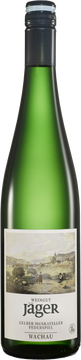 Ein sehr eleganter Muskateller mit erfrischender Mineralik - pikant. Besonders ist der feine Duft nach Holunderblüten und ein Hauch Rose.
Verspielt in der Nase mit schönem Extrakt, aber trocken ausgebaut. 
Dieser Wein zeigt exotische Noten nach Maracuja. Ein toller Trinkfluss! 
Ein schöner Wein als Aperitif oder für die Terrasse als Einstimmung für den Freitagnachmittag aufs Wochenende.