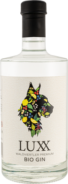 Der LuXX ist geschmeidig zu trinken, die Zitronennote ist kräftig. Sanft hingegen ist der Lavendel- und Melissenduft, der Wacholder ist zurückhaltend. Passt zu vielen klassischen Tonics - 40% vol.

Der LuXX ist ein schlauer und flinker Jäger. Er liebt die Freiheit und Unabhängigkeit. Der LuXX lässt sich nicht von Oberflächlichkeiten täuschen. Lass dich vom Mut des LuXX inspirieren, dann berührt er deine Seele.