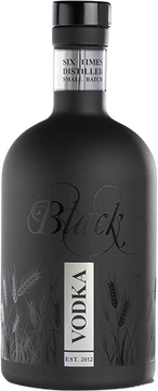 BLACK VODKA – 6-fach destilliert, spiegelnd, transparent; sehr mild und elegant im Geschmack.