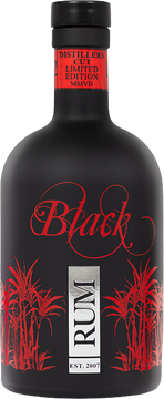 BLACK RUM DISTILLERS CUT – reinrassige Qualität und feingliedrige Finesse. Tiefbraun, spiegelnd, ungetrübte Farbperfektion. Vollmundige und zugleich schwere Aromen von Vanille, Honig, Rosine, Apfel, Kirsche, Rauch, Sherry, Zimt und Zwetschge. Grandiose Komplexität, äußerst kräftig an Zunge und Gaumen. Vollmundig, fast schon brachial mit sehr starkem Nachhall im Abgang. Unerreichter Druck am Gaumen, sehr lange und beeindruckende Präsenz am Gaumen.