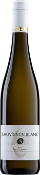 Ein Hauch Neuseeland in der Pfalz, dank seiner internationalen Stilistik mit Duft nach grünem Gras und spürbarem Säurekick. Das macht ihn zum ultimativen Sommerwein. Passt perfekt zu Spargel, Fisch und hellem Fleisch.