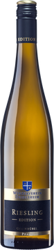 Der Beweis, dass Riesling auch exotisch sein kann. Aromen von Maracuja, Ananas und Aprikose werden am Gaumen durch einen großartigen Schmelz abgerundet.