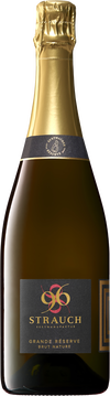 Der Spitzensekt aus 2012! Ein Sekt der die Leidenschaft für das Sekthandwerk widerspiegelt, dem wir viel Zeit und Liebe zur Reifung schenken - der einzigartig ist! Ein Jahr, geprägt von hervorragendem Wetter, brachte gesunde aromatische Trauben. Der Saft wurde in Barriquefässern vergoren und 8 Monate gelagert, bis er auf die Flasche gefüllt wurde. Degorgiert im Frühjahr 2021 ohne Dosage, erhielt er ein weiteres Jahr Reifezeit um zur Ruhe zu kommen. Seit Oktober 2022 darf er das neue Black Label Grande Réserve tragen. Die Cuvée zeigt rauchige Noten, feine Frische, ganz dezent Brioche im Hintergrund, ist klar, harmonisch, komplex, besitzt Struktur und Länge. Die feine Perlage ist das Ergebnis der langen Hefelagerung.