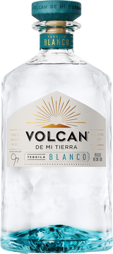 Blanco ist die ursprüngliche Variante von Volcán de mi Tierra und verfügt über den einzigartigen Charakter des nährstoffreichen, vulkanischen Terroirs der Region. Sein Aroma überzeugt mit Noten von Grapefruit, schwarzem Pfeffer und süßer Agave.