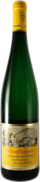 Große Wein für einen besonderen Anlass, unsere Spitzen-Einzellage mit uralten, wurzelechten Rieslingreben verleiht dem Wein hohe Mineralität und Alterungspotential.