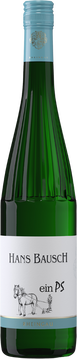 "1PS" steht für eine Pferdestärke. Dieser Riesling ist die erste eigene Weinkreation von der 2ten Generation des Hauses Max und Katharina. Hierbei geht es darum die Tradition "mit dem Pferd zu zackern" zu erhalten!

Dieser Wein wurde mit einzelnen Riesling-Beeren im Tank vergoren. Hier wurde eine extra leicht gärende Hefe benutzt, die die exotischen Fruchtaromen mehr hervorhebt.

Unser "einPS" hat ganz schön Feuer unterm Hintern, glänzt aber auf der anderen Seite mit seiner Leichtigkeit und seiner geringen Säure.