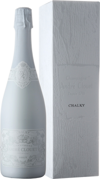 Chalky - Optisch und geschmacklich eine Hommage an das Kreide-Terroir der Champagne! 100% Chardonnay des Jahrgangs 2013 (obwohl so nicht deklariert) von der Montagne de Reims und der Côte de Blancs. Mit nur 6g Restsüsse präsentiert sich dieser Blanc de Blancs Champagner elegant, körperreich, dennoch straff und mit einer fast maritim anmutenden Salinität, begleitet von einem exotischen Zitrusfrüchtekorb und frischen Apfelnoten. Ein Clouet-Champagner mit dem für ihn sehr typischen Charme und cremigen Schmelz, begleitet von viel Mineralität und aromatischer Länge.